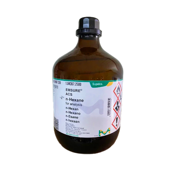 به زبان فارسی بده یک بطری شیشه‌ای قهوه‌ای با درپوش سیاه، با برچسب "n-هگزان" و "Supelco"، حاوی یک ماده شیمیایی است. بر روی برچسب، تصاویر خطرات قابل اشتعال بودن و خطرات سلامتی نیز دیده می‌شود.